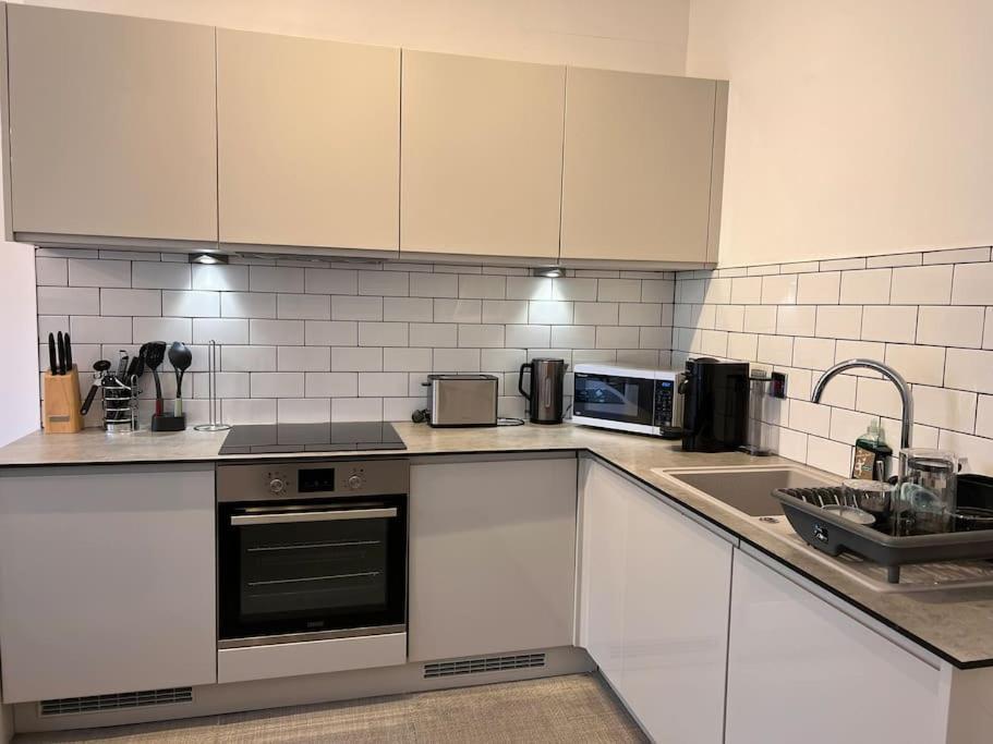 Modern Apartment Within Historic Chester City Walls Exterior photo